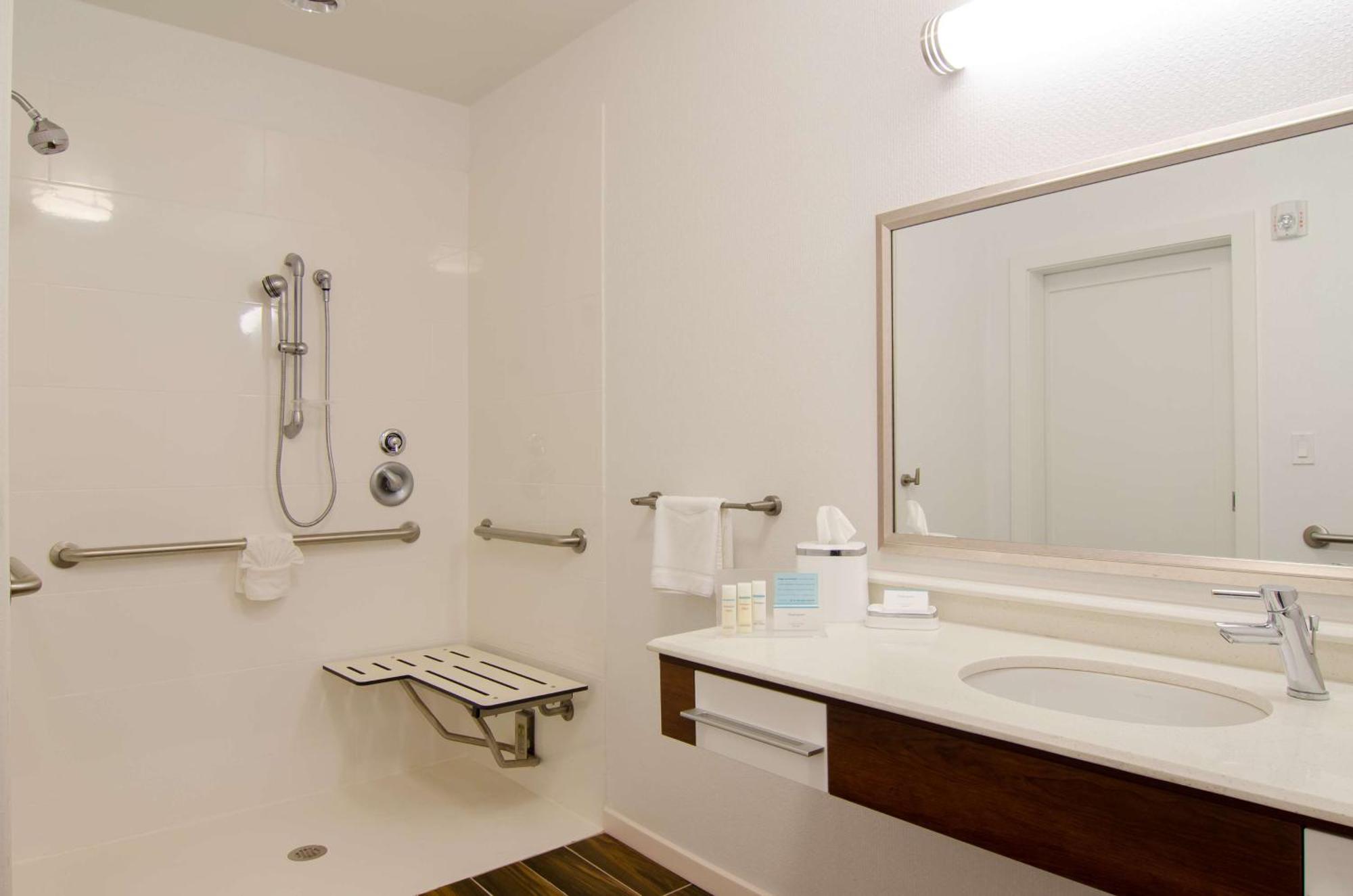 Hotel Hampton &