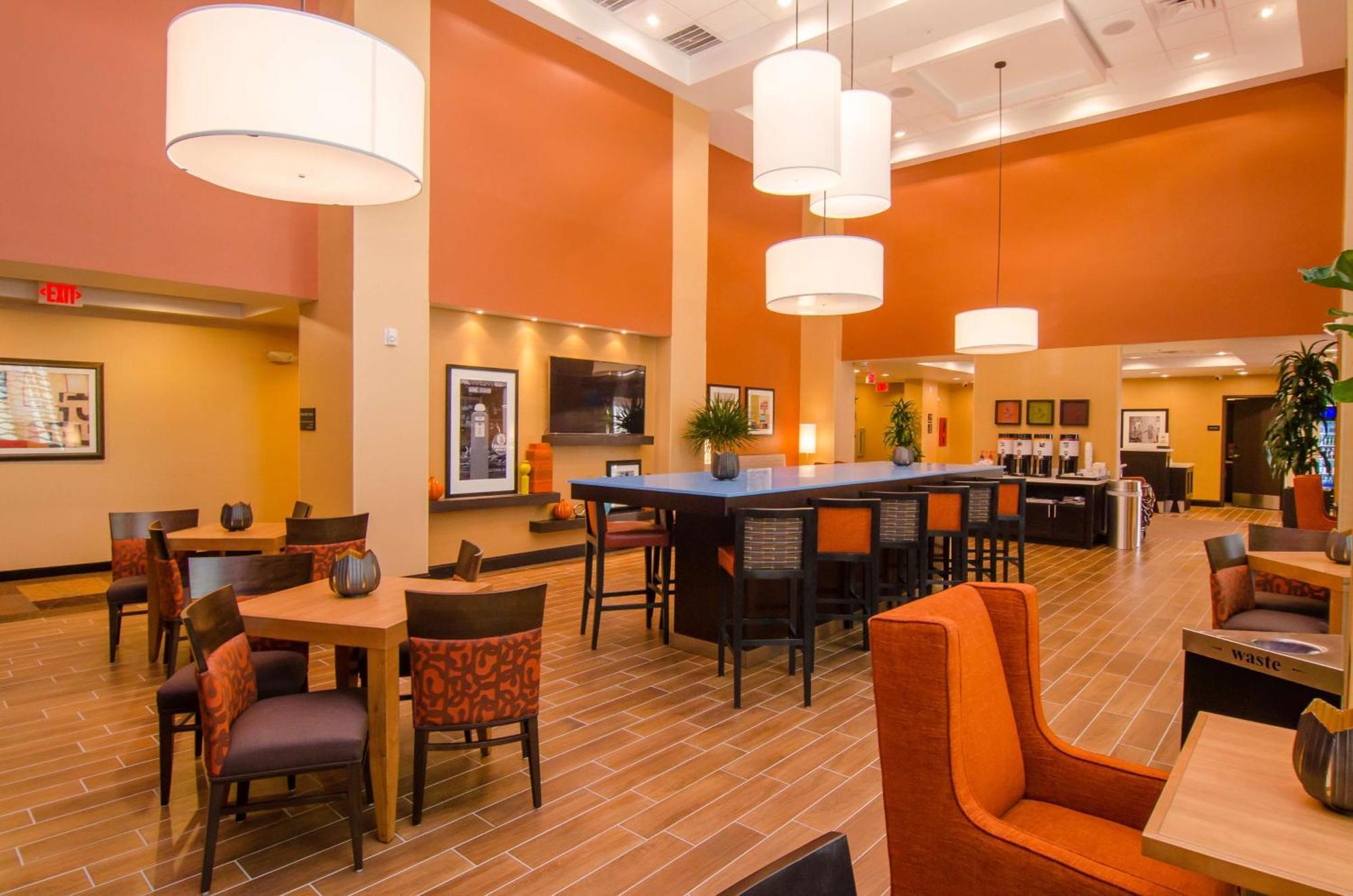 Hampton & Hotel Huntsville